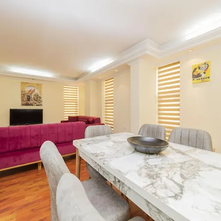 Flat In Near Beaches And Hadrians *
