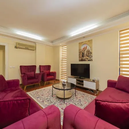 Flat In Near Beaches And Hadrians Appartamento