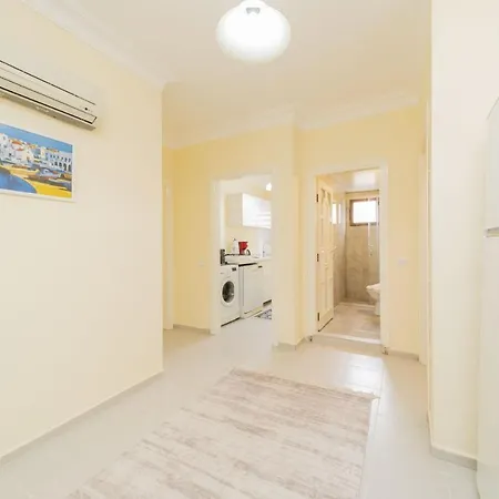 Flat In Near Beaches And Hadrians Apartment *